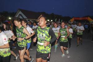 BIB: 325
                            <button type="button" onclick="openModal(3530016)" class="btn btn-primary btn-sm float-right btn-popup" data-toggle="modal" data-target=".modal-high-quality">
                        <i class="fas fa-shopping-cart"></i> Add to Cart
                    </button>
                                            <button type="button" onclick="isThisMe(3530016, true)" class="btn btn-success btn-sm float-right btn-popup btn-isme hidden" data-toggle="tooltip" data-placement="bottom" title="นี่คือรูปของคุณใช่ไหม คลิกที่นี่เพื่อเอาเข้าอัลบั้ม">
                        <i class="fas fa-plus"></i> Add to album
                    </button>
                    <button type="button" onclick="isThisMe(3530016, false)" class="btn btn-warning btn-sm float-right btn-popup btn-isnotme hidden">
                        <i class="fas fa-ban"></i> Remove from album
                    </button>